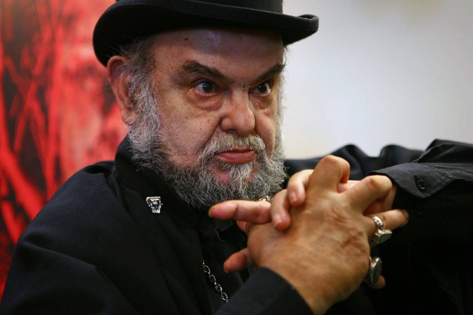 José Mojica Marins, o Zé do Caixão, durante a coletiva de imprensa do filme "Encarnação do Demônio", no Cine Sesc