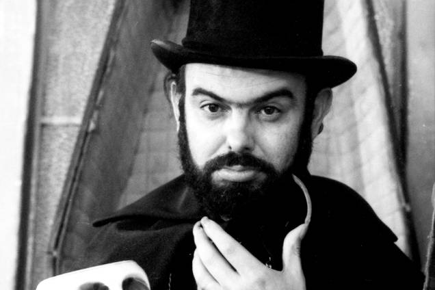 José Mojica Marins como "Zé do Caixão" José Mojica Marins como "Zé do Caixão"