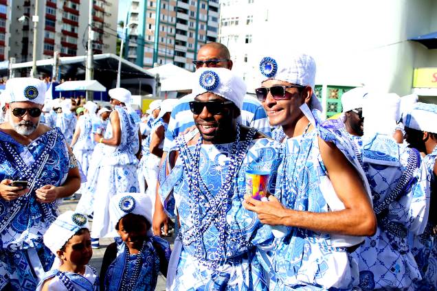 Lázaro Ramos curte o bloco Filhos de Gandhy em Salvador com o filho - 27/02/2017 Lázaro Ramos curte o bloco Filhos de Gandhy em Salvador com o filho - 27/02/2017