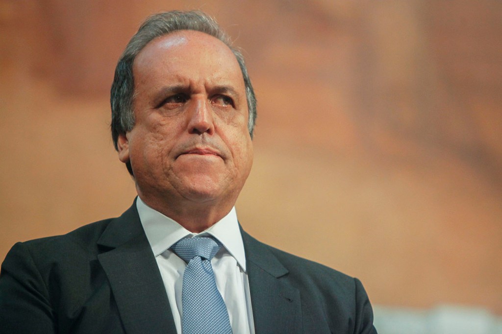 Luiz Fernando de Souza, o Pezão, governador do Rio de Janeiro - 04/04/2014