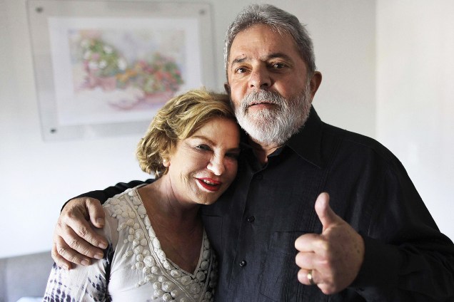 Lula e Marisa no Hospital Sírio-Libanês, no centro de São Paulo, em 2011