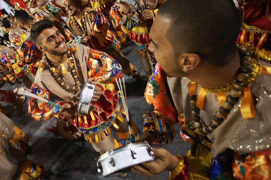 Com o enredo 'Zés do Brasil: Um nome e muitas histórias', a escola de samba Mancha Verde desfila no Sambódromo do Anhembi, em São Paulo (SP) - 25/02/2017