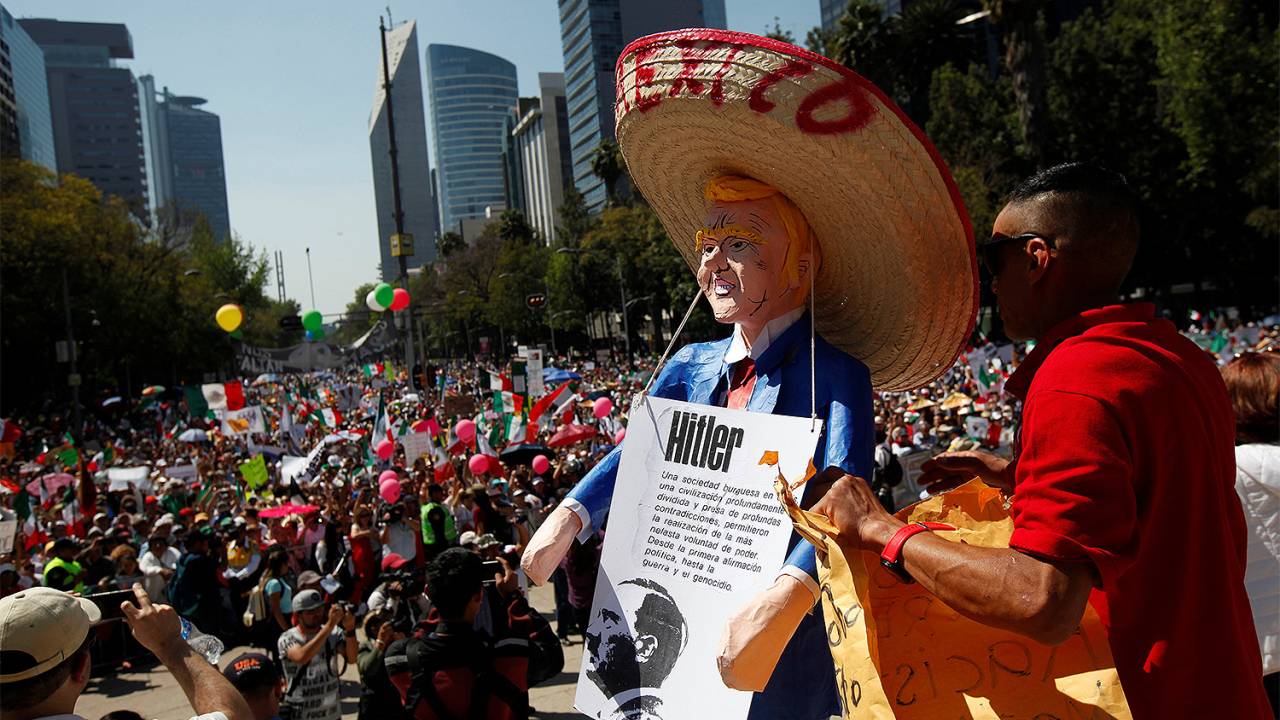 Milhares de pessoas fazem protesto no México contra Donald Trump - 12/02/2017