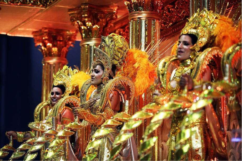 Desfile da Escola de Samba Mocidade Alegre válida pelo Grupo especial, no Sambódromo do Anhembi em São Paulo (SP) - 25/02/2017