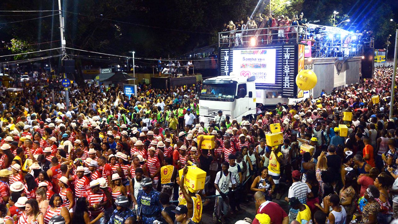 Harmonia do Samba anima o Carnaval de Salvador na Bahia - 25/02/2017