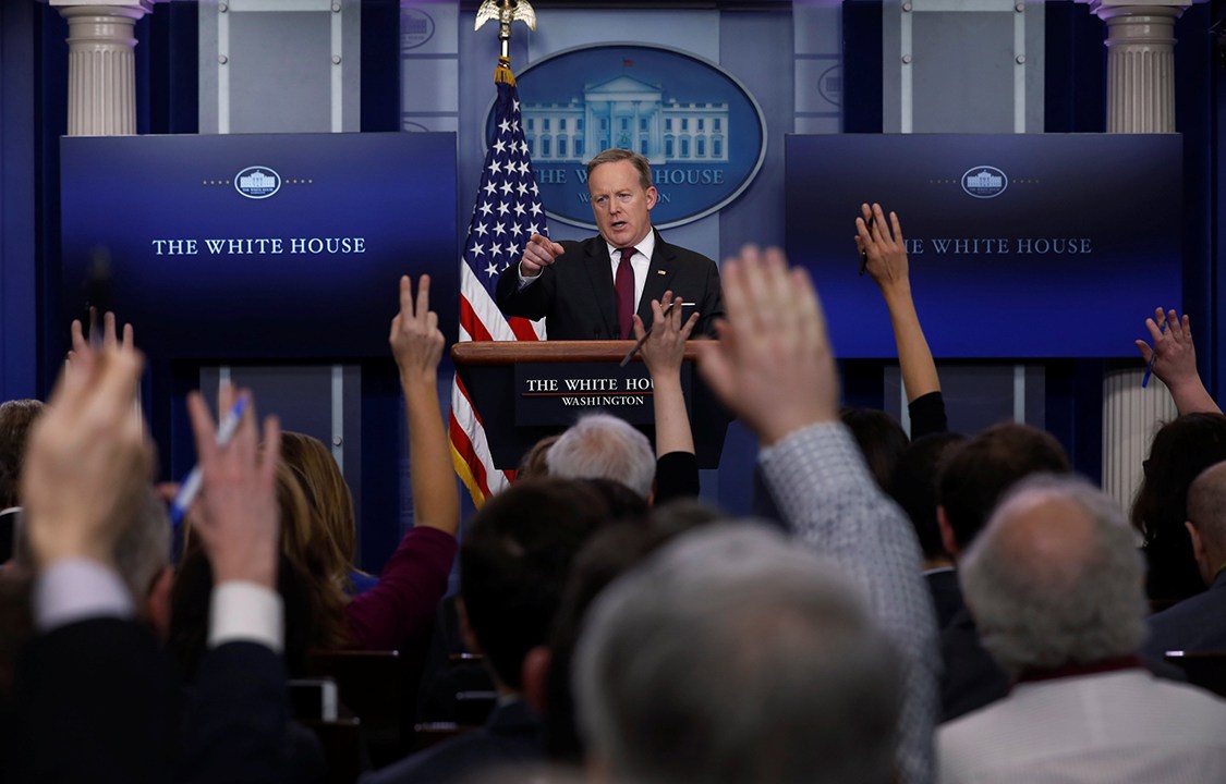 Diretor de comunicação, Sean Spicer, durante coletiva de imprensa na Casa Branca