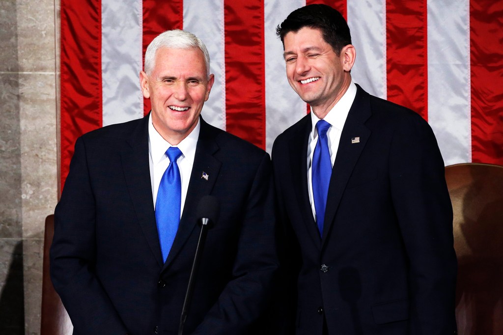 O vice-presidente dos Estados Unidos, Mike Pence (esq), e o presidente da Câmara dos Representantes, Paul Ryan (dir), durante sessão conjunta do Congresso americano - 28/02/2017