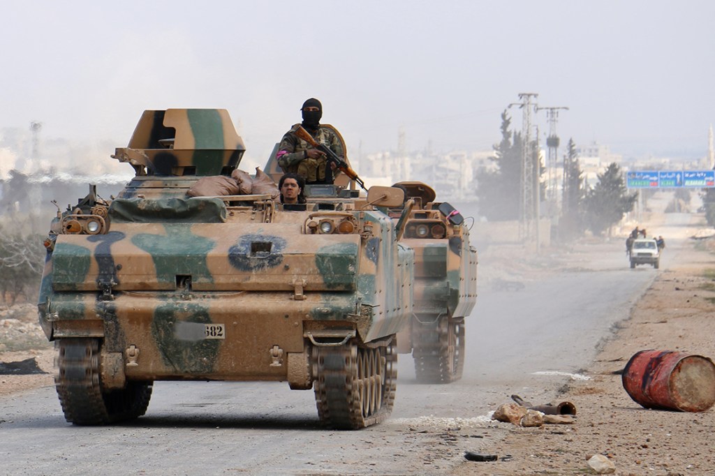 Exército turco avança sobre a cidade de al-Bab, no nosrte da Síria, para retomar a região do controle do Estado Islâmico