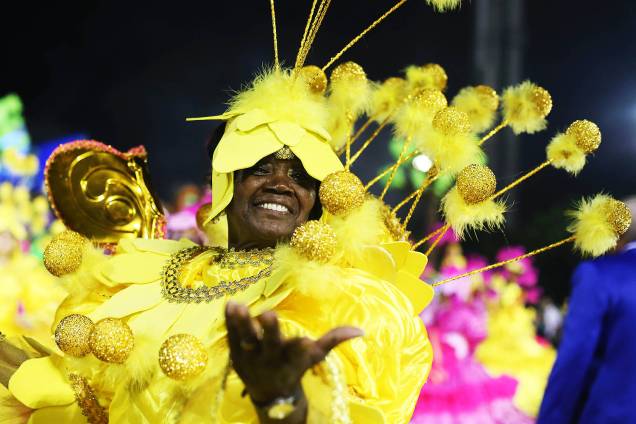 Com o enredo 'Ópera de Todos os Povos, Terra de Todas as Gentes, Curitiba de Todos os Sonhos', a escola de samba Nenê de Vila Matilde desfila no Sambódromo do Anhembi, em São Paulo - 26/02/2017 Com o enredo 'Ópera de Todos os Povos, Terra de Todas as Gentes, Curitiba de Todos os Sonhos', a escola de samba Nenê de Vila Matilde desfila no Sambódromo do Anhembi, em São Paulo - 26/02/2017