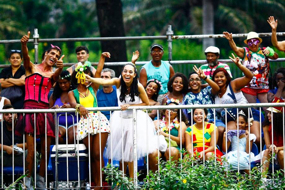 Público chega para ver os desfiles no Sambódromo Marquês de Sapucaí no Rio de Janeiro (RJ) - 26/02/2017