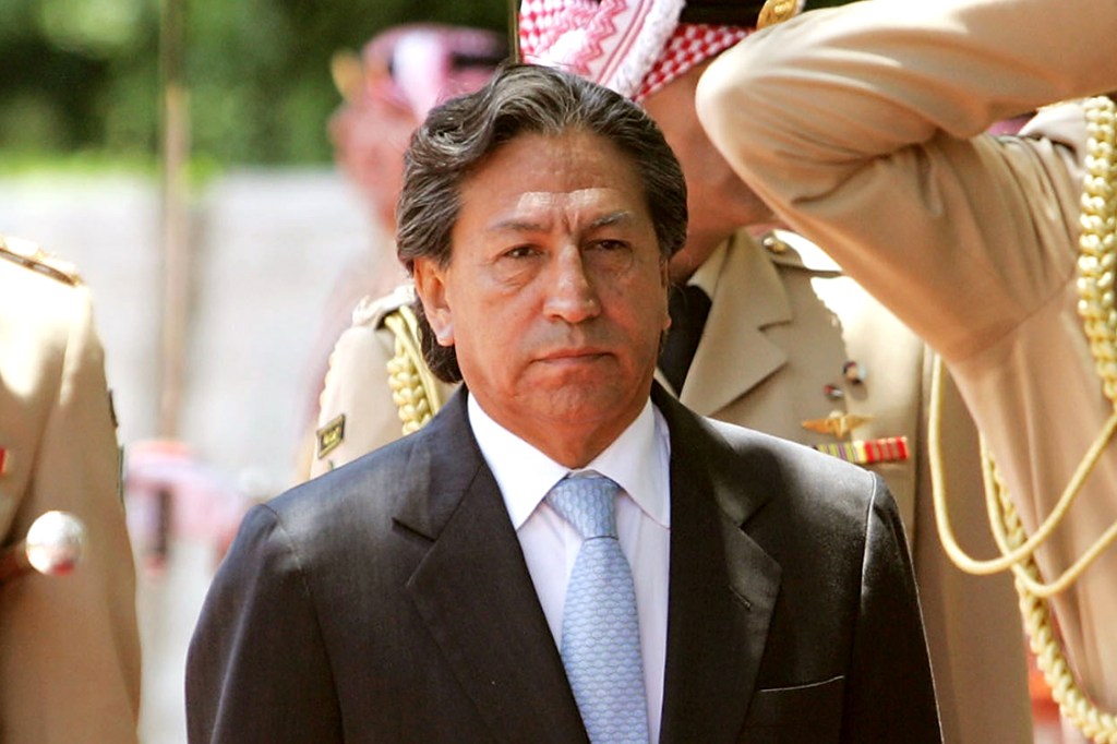 Então presidente peruano, Alejandro Toledo Manrique, durante cerimônia de boas vindas em sua visita pela Jordânia