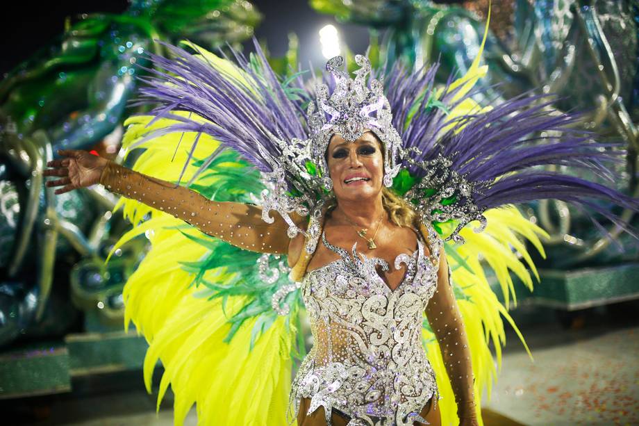 Susana Vieira, musa da Acadêmicos do Grande Rio, durante a primeira noite de desfiles na Marquês de Sapucaí - 26/02/2017
