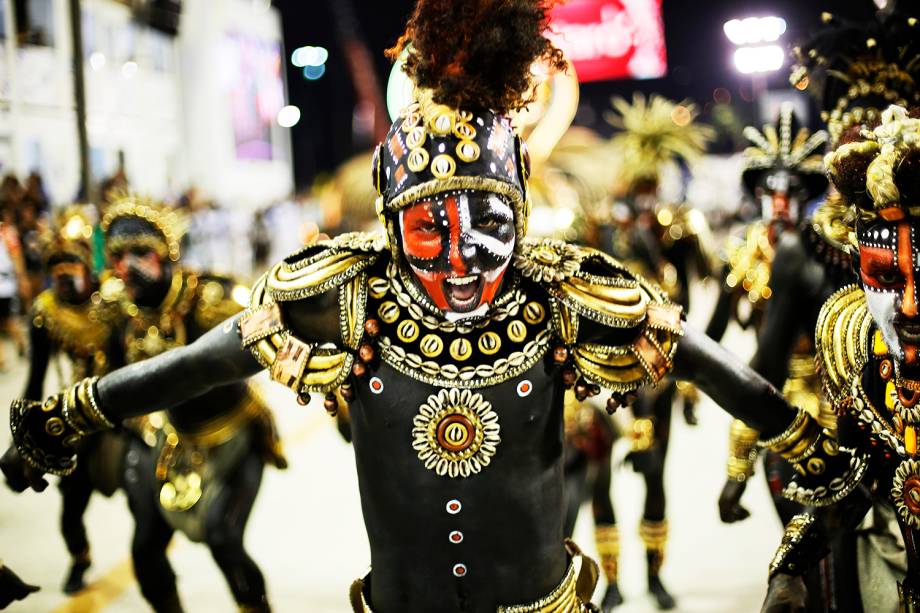 Desfile da escola de samba Unidos de Vila Isabel, no Sambódromo da Marquês de Sapucaí, no Rio de Janeiro (RJ) - 27/02/2017