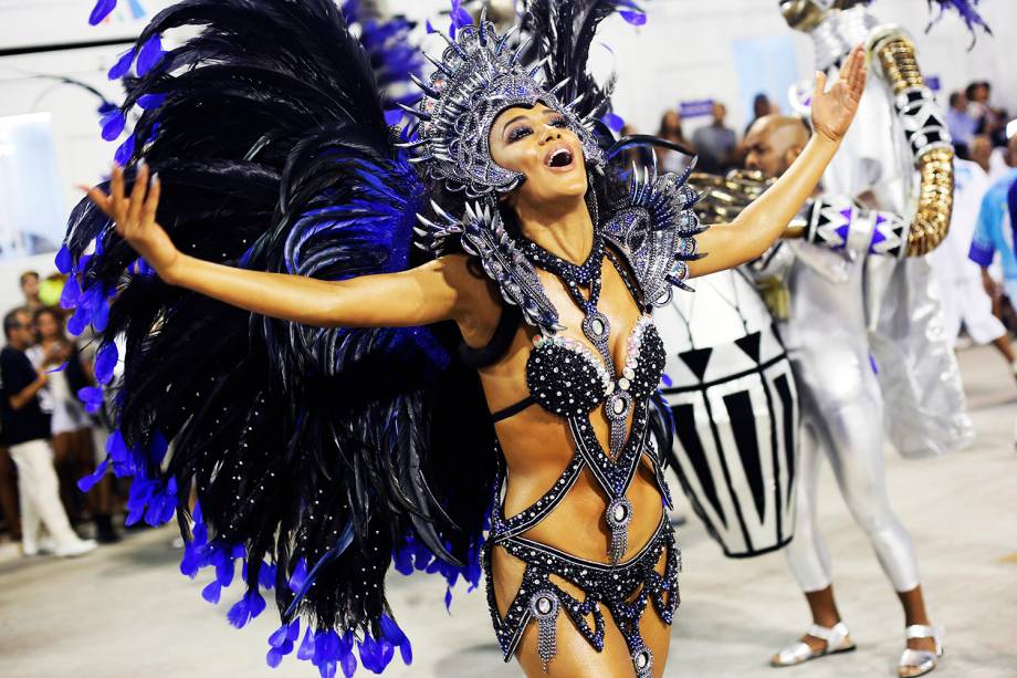 Desfile da escola de samba Unidos de Vila Isabel, no Sambódromo da Marquês de Sapucaí, no Rio de Janeiro (RJ) - 27/02/2017