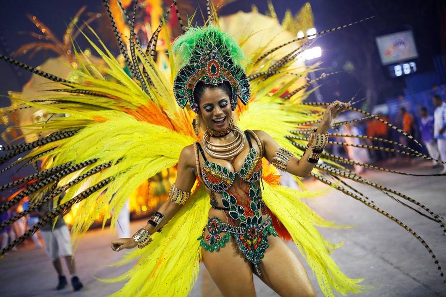 A cantora Lexa desfila pela escola de samba Unidos de Vila Isabel - 27/02/2017