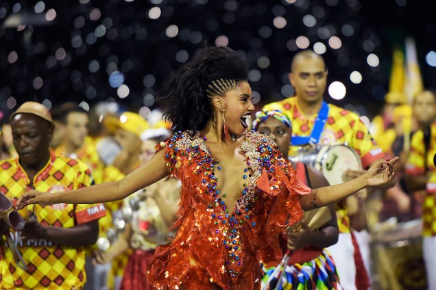 Pamella Gomes, rainha da bateria da Tom Maior e Branco durante ensaio técnico para o Carnaval 2017, no Sambódromo do Anhembi, em São Paulo
