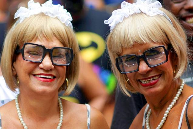 Foliões aproveitam o <span>bloco</span> de carnaval tradicional do Rio de Janeiro, o Cordão da Bola Preta Foliões aproveitam o <span>bloco</span> de carnaval tradicional do Rio de Janeiro, o Cordão da Bola Preta