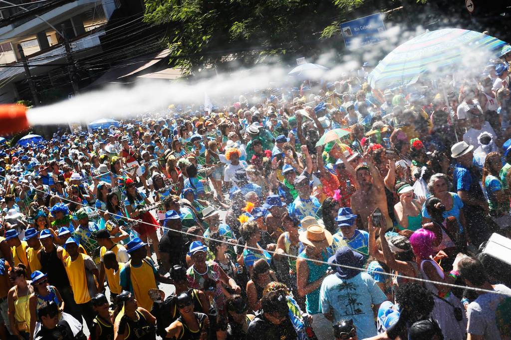 Sete notas de Carlos Brickmann