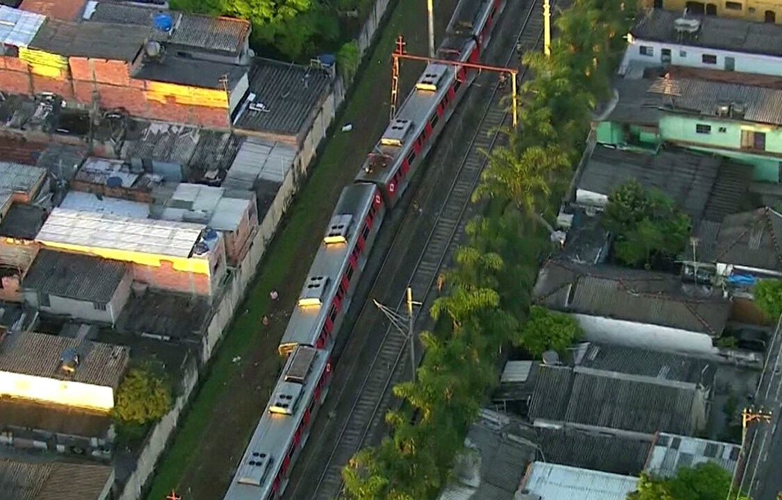 Trem da CPTM sofre descarrilamento na Zona leste de São Paulo