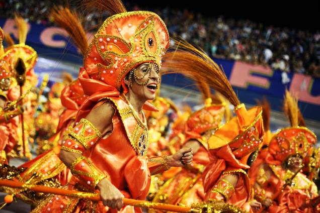 Com o enredo 'No xirê do Anhembi, a Oxum mais bonita que surgiu. Menininha, mãe da Bahia Ialorixá do Brasil', a escola de samba Vai-Vai desfila no Sambódromo do Anhembi, em São Paulo - 26/02/2017 Com o enredo 'No xirê do Anhembi, a Oxum mais bonita que surgiu. Menininha, mãe da Bahia Ialorixá do Brasil', a escola de samba Vai-Vai desfila no Sambódromo do Anhembi, em São Paulo - 26/02/2017
