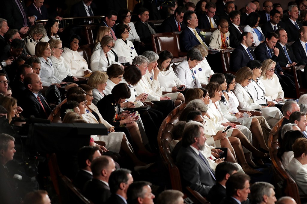 Democratas assistem discurso de Donald Trump vestidas de branco