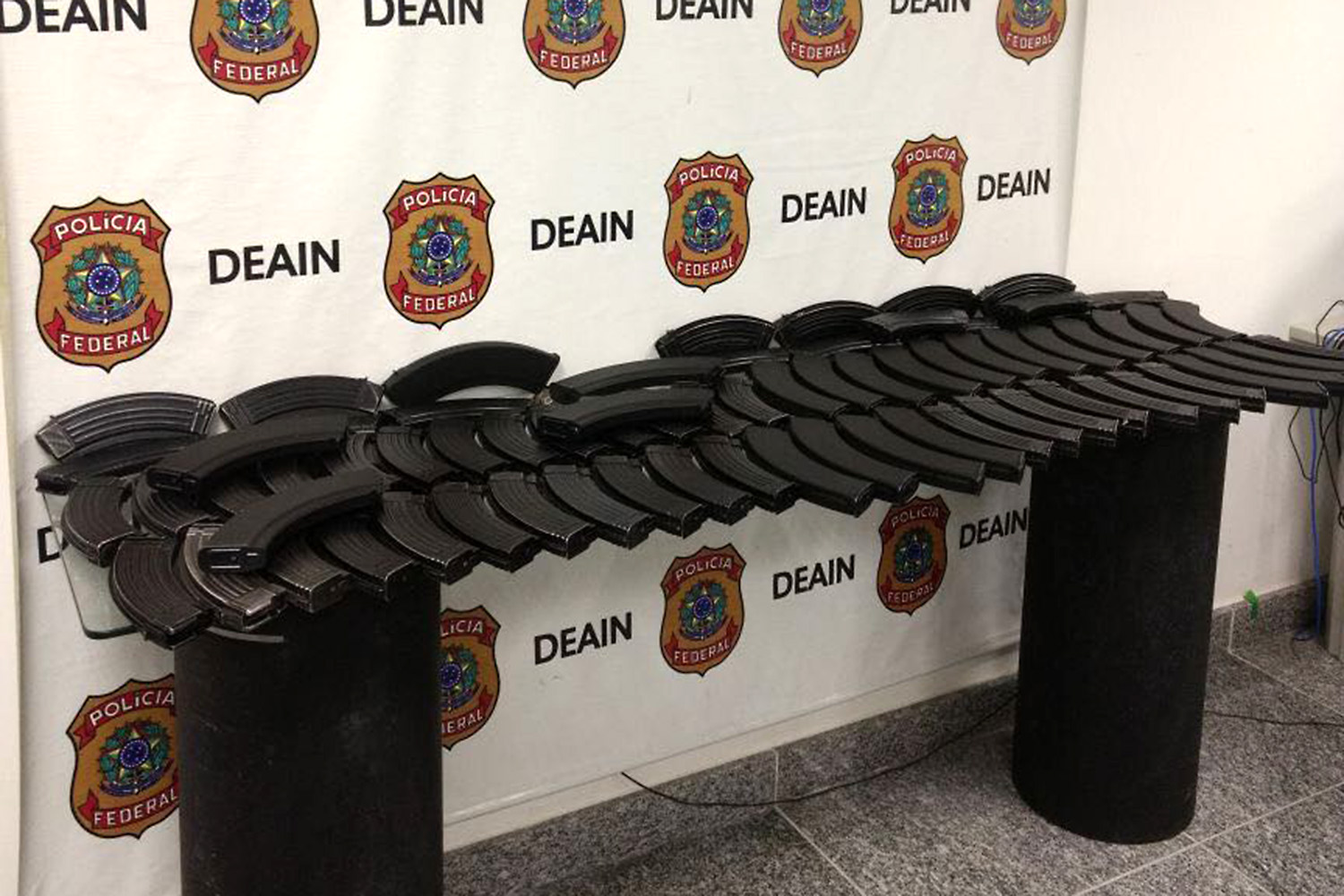 Operação PoBra (Conexão Polônia-Brasil) da Polícia Federal apreende carregadores de AK-47