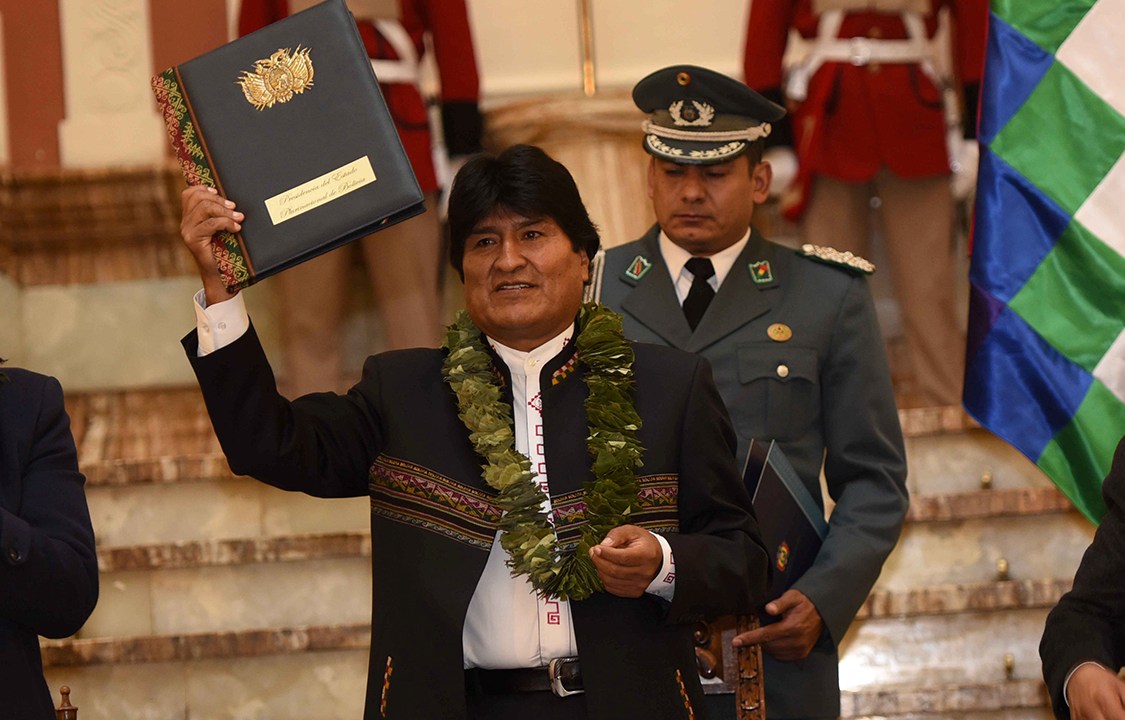 Presidente da Bolívia, Evo Morales, aprova lei que permite o cultivo de folhas de coca em La Paz