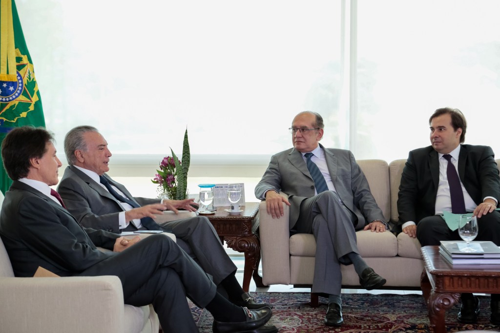 Michel Temer discute reforma política em Brasília