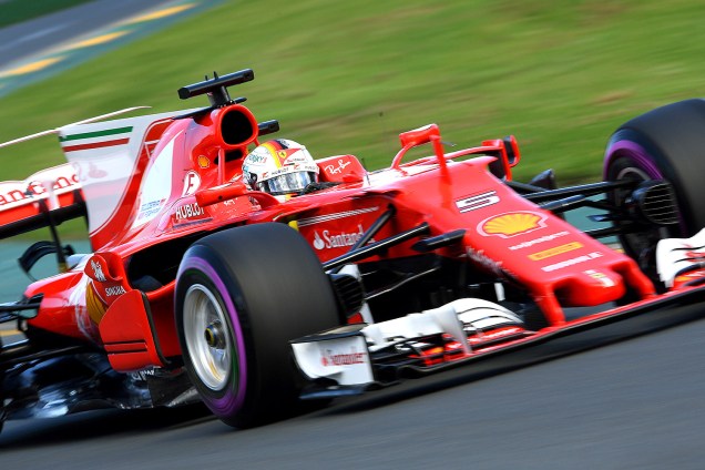 Sebastian Vettel, da Ferrari, corre durante o último treino antes do Grand Prix de amanhã e se classifica em 2º no grid de largada - 25/03/2017
