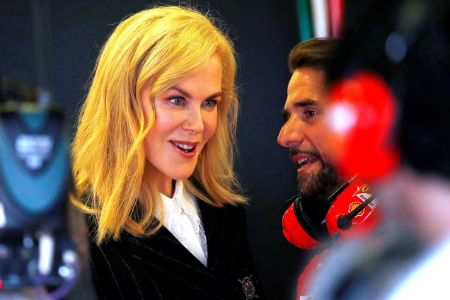A atriz australiana Nicole Kidman visita as garagens dos times durante o último dia de treino para o Grand Prix da F1 de amanhã - 25/03/2017
