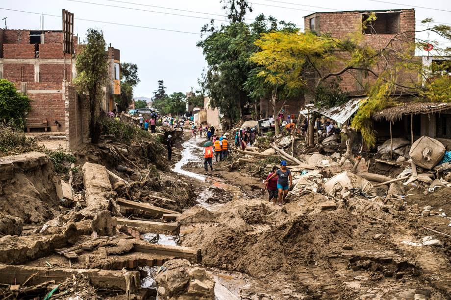 As chuvas torrenciais decorrentes do fenômeno climático "El Niño Costero" provocaram enchentes e deslizamentos que destruíram parte do distrito de Huachipa, em Lima, no Peru - 19/03/2017