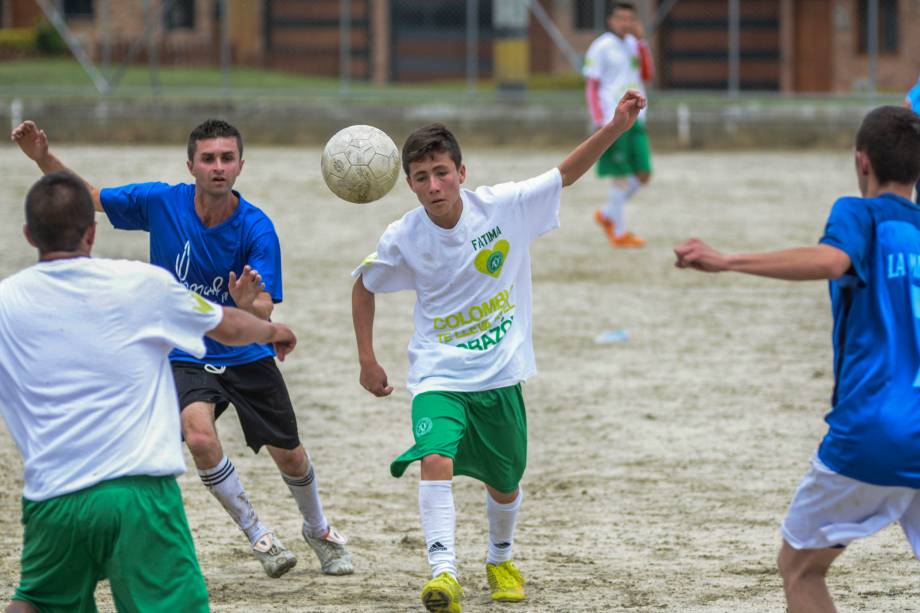 O 'anjo da Chapecoense' em ação em um torneio na Colômbia