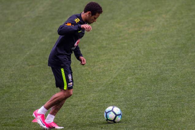 O atacante Neymar durante treino da seleção brasileiro no Itaquerão, em preparação para a partida contra o Paraguai, válida pelas Eliminatórias da Copa da Rússia