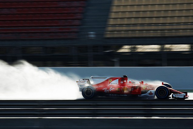O piloto finlandês Kimi Raikkonen, da Ferrari, durante teste para a temporada de F1, no Circuito da Catalunha, Espanha