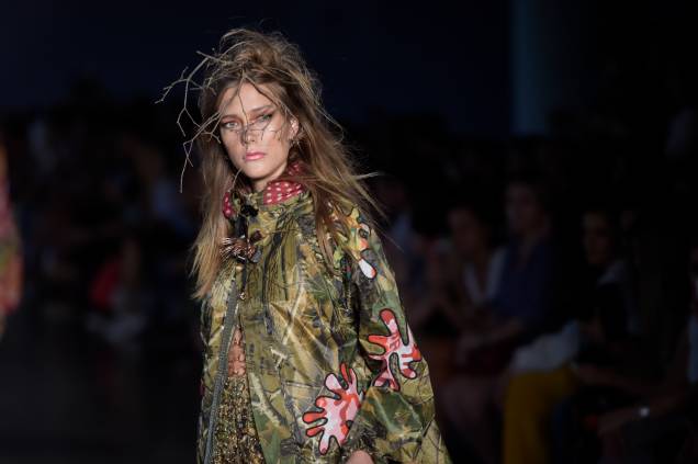 Modelos desfilam pela marca da estilista Isabela Capeto, na 43ª edição do São Paulo Fashion Week, na Bienal do Ibirapuera Modelos desfilam pela marca da estilista Isabela Capeto, na 43ª edição do São Paulo Fashion Week, na Bienal do Ibirapuera
