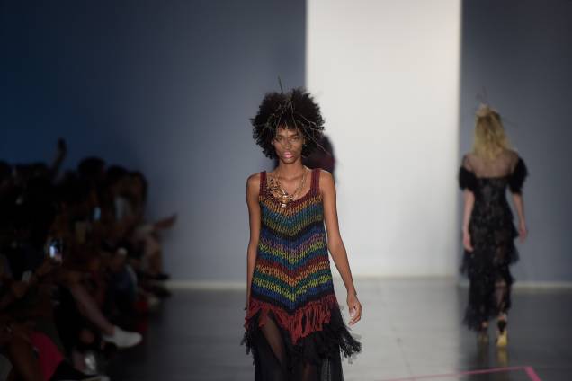 Modelos desfilam pela marca da estilista Isabela Capeto, na 43ª edição do São Paulo Fashion Week, na Bienal do Ibirapuera Modelos desfilam pela marca da estilista Isabela Capeto, na 43ª edição do São Paulo Fashion Week, na Bienal do Ibirapuera