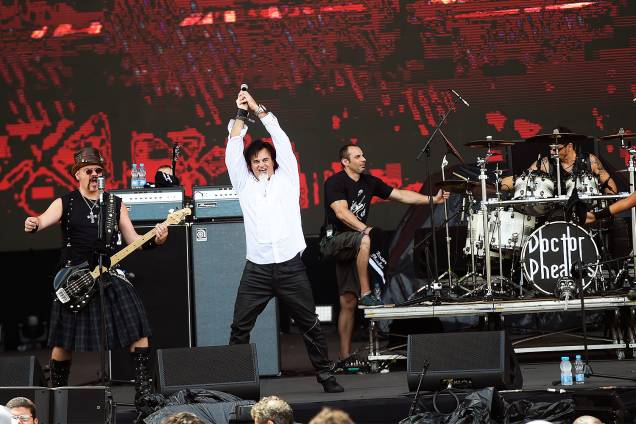 Doctor Pheabes abre o palco principal da 6ª edição do Lollapalooza no autódromo de Interlagos Doctor Pheabes abre o palco principal da 6ª edição do Lollapalooza no autódromo de Interlagos
