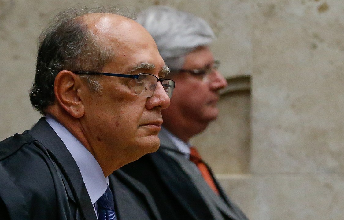Gilmar Mendes e Rodrigo Janot durante sessão plenária do Supremo Tribunal Federal