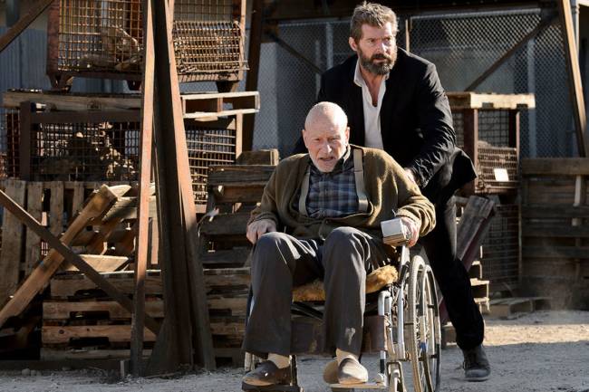 Hugh Jackman e Patrick Stewart no filme Logan