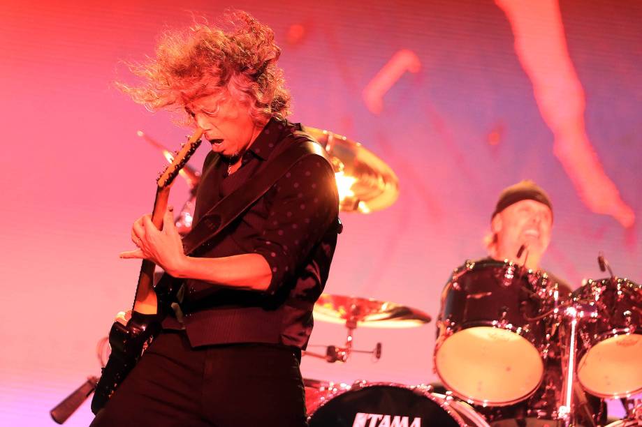 A banda Metallica no palco principal  durante o show mais esperado do primeiro dia da 6ª edição do Lollapalooza