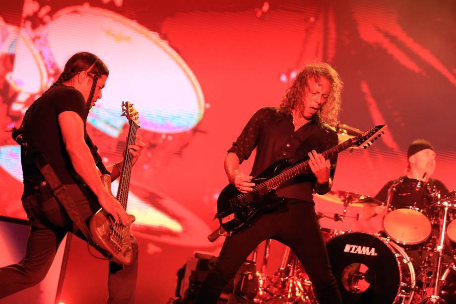 A banda Metallica no palco principal  durante o show mais esperado do primeiro dia da 6ª edição do Lollapalooza