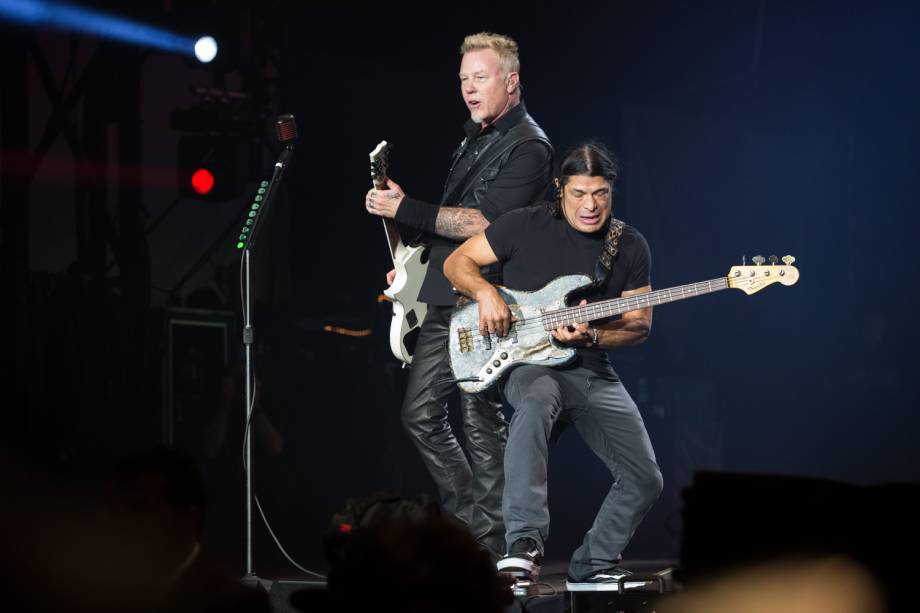 O vocalista do Metallica, James Hetfild no palco principal durante o show mais esperado do primeiro dia da 6ª edição do Lollapalooza