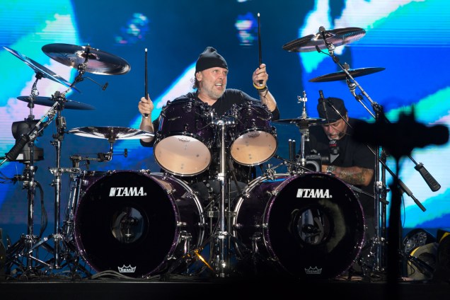 A banda Metallica no palco principal  durante o show mais esperado do primeiro dia da 6ª edição do Lollapalooza