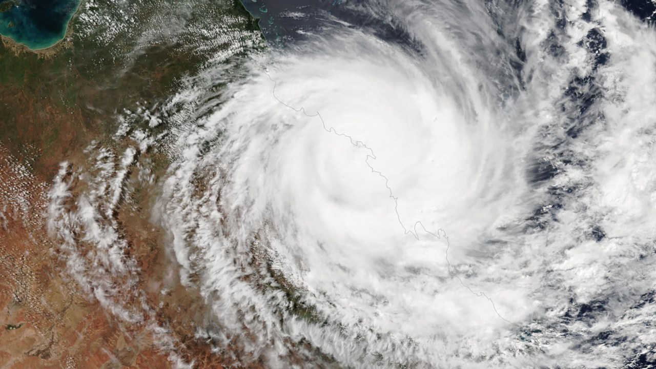 Ciclone Debbie provoca inundações na Austrália