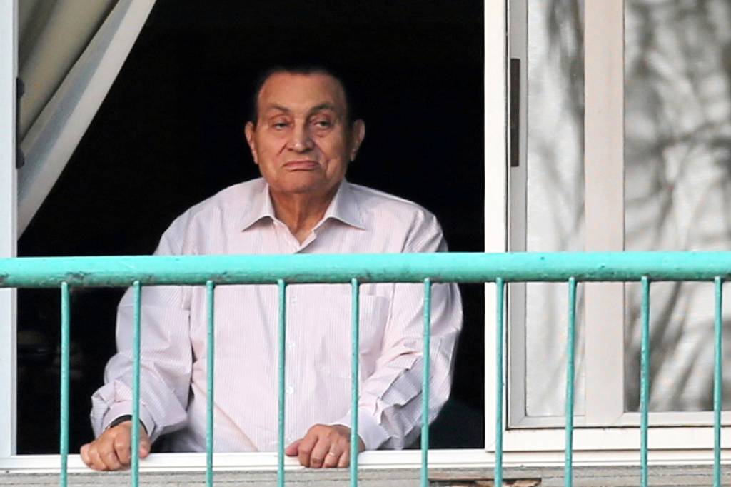Hosni Mubarak, ex-presidente do Egito, é libertado após seis anos