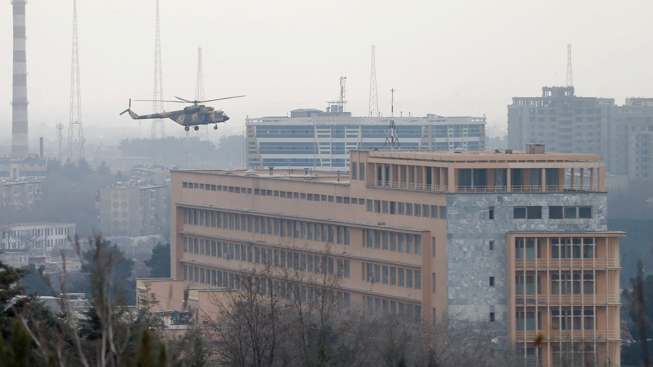 Hospital é alvo de ataque no Afeganistão