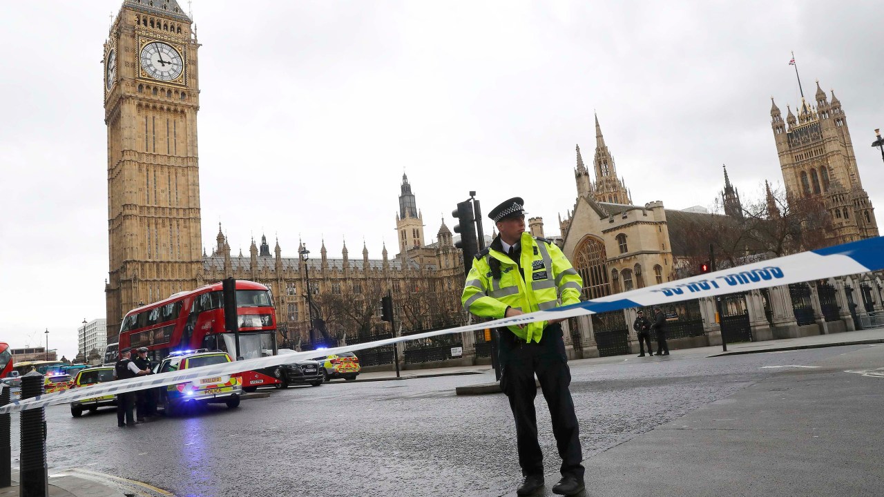 Atentado em Londres deixa 3 mortos no Parlamento