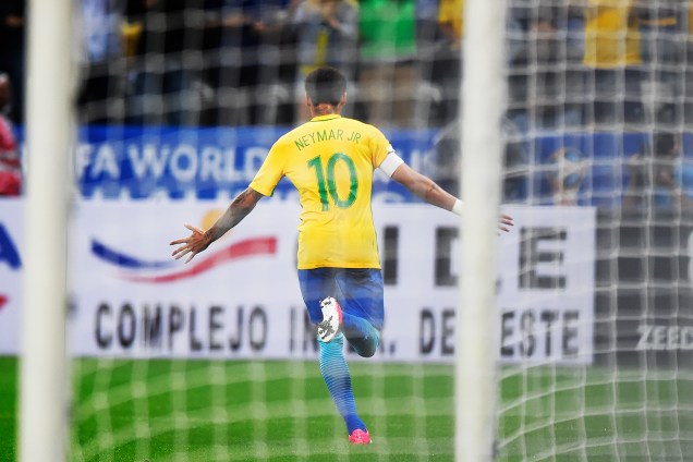 Neymar comemora o gol durante partida entre Brasil e Paraguai válida pela 14ª rodada das Eliminatórias da Copa do Mundo Rússia 2018, na Arena Itaquera, em São Paulo - 28/03/2017