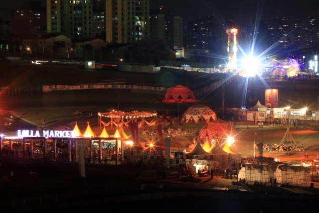 Vista geral da 6ª edição do Lollapalooza no autódromo de Interlagos