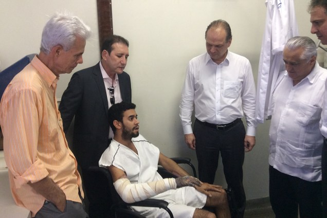 O Ministro da Saúde, Ricardo Barros, visitou o Instituto José Frota, em Fortaleza, para conhecer o tratamento.
